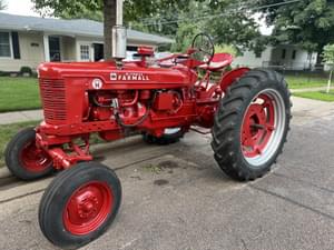 1953 Farmall Super H Image