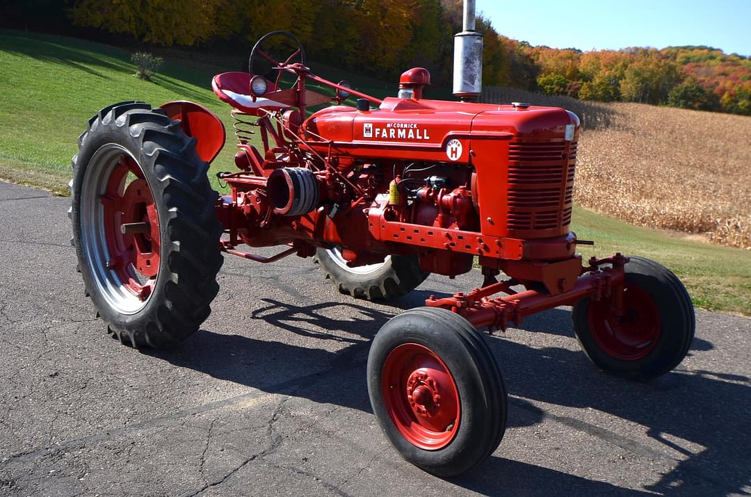 Image of Farmall Super H Primary image