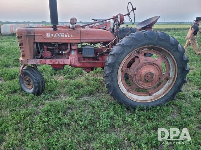 Image of Farmall Super H equipment image 1