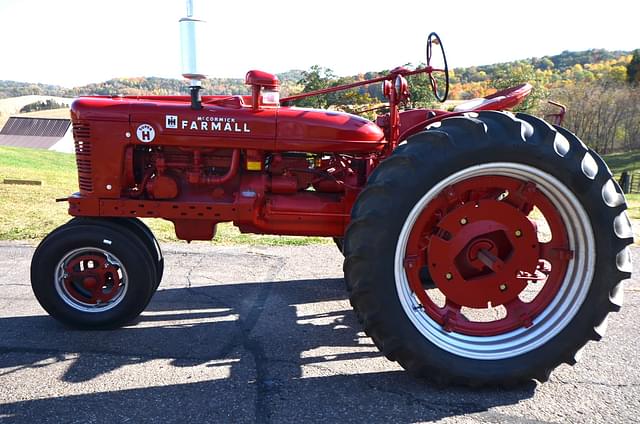Image of Farmall Super H equipment image 3