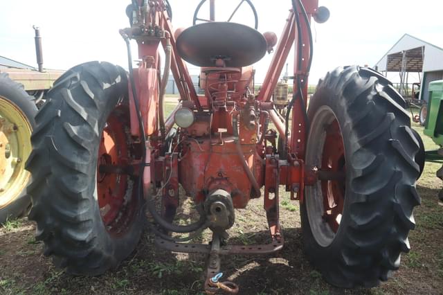 Image of Farmall Super M equipment image 3