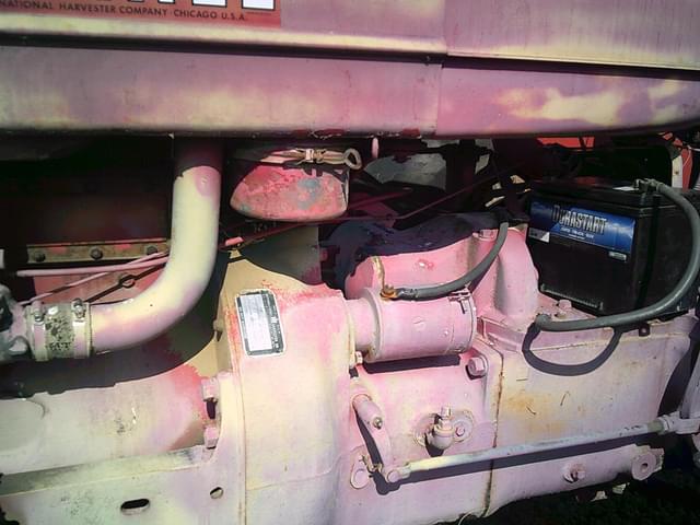 Image of Farmall Super M equipment image 3