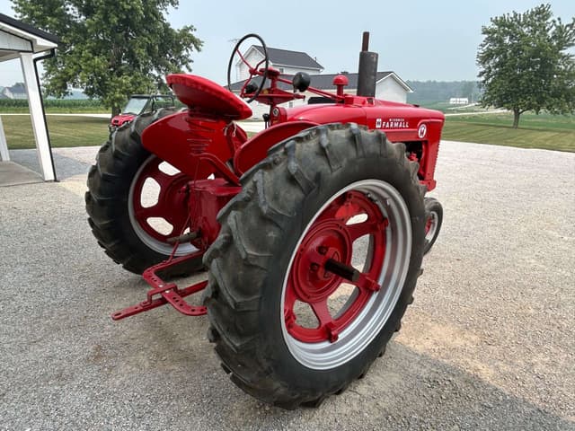 Image of Farmall Super M equipment image 4
