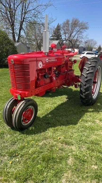 Image of Farmall Super M equipment image 1