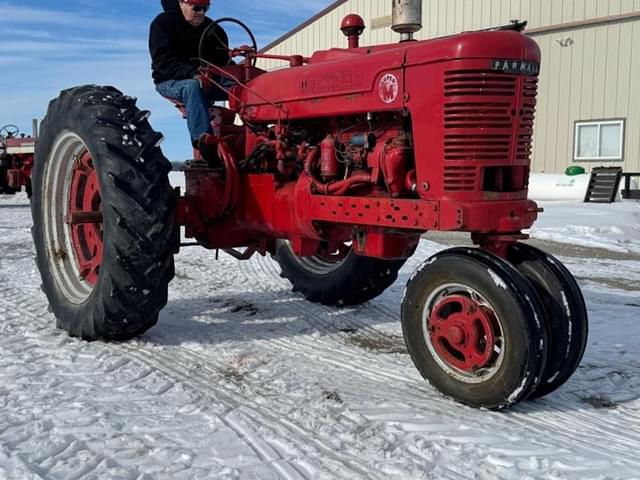 Image of Farmall Super M equipment image 2