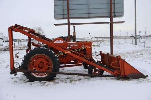 Image of Farmall Super M equipment image 1