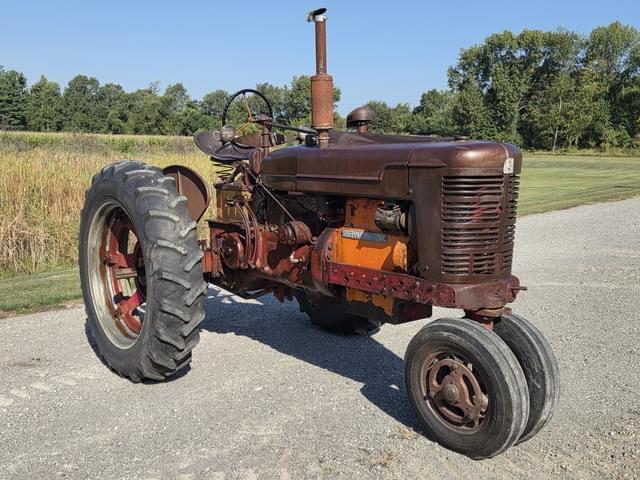 Image of Farmall Super M equipment image 2