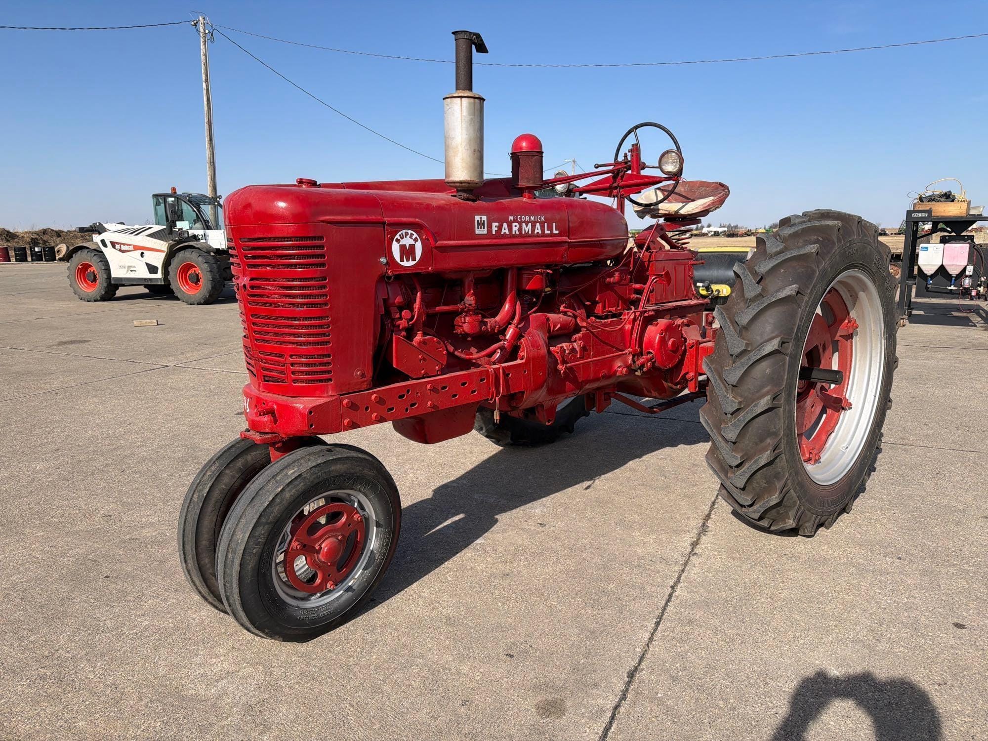 1953 Farmall Super M Equipment Image0