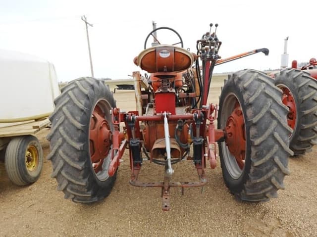 Image of Farmall Super M equipment image 2
