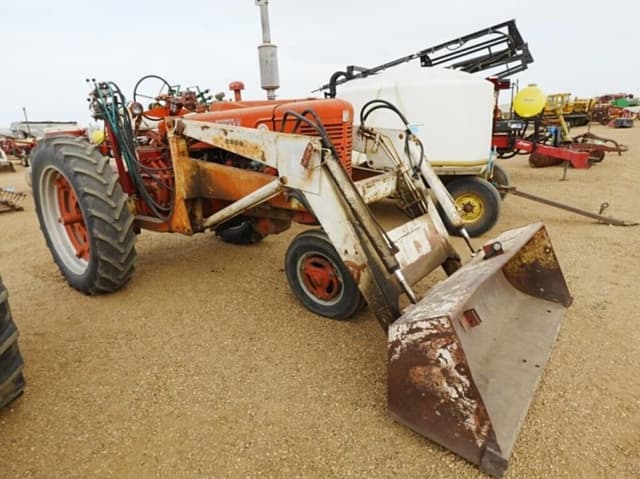 Image of Farmall Super M equipment image 1