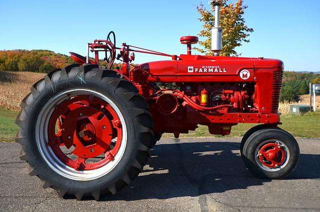 Image of Farmall Super M equipment image 1