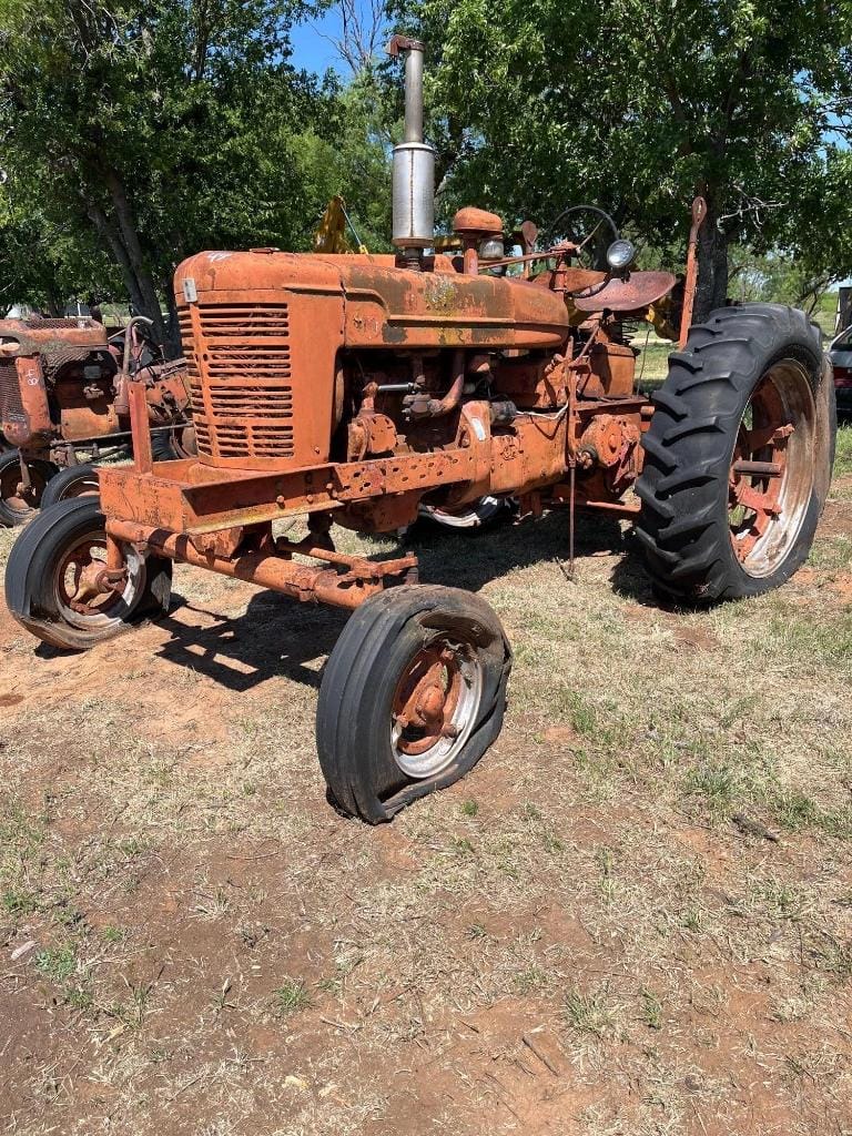 1953 Farmall Super M Equipment Image0