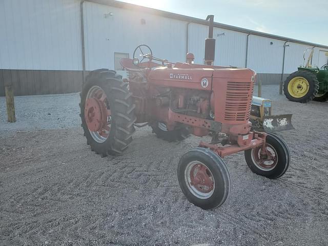 Image of Farmall Super M equipment image 1