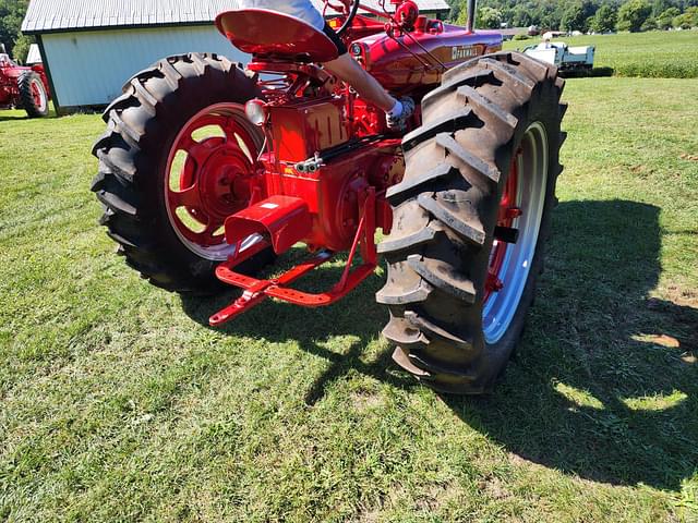 Image of Farmall Super MD equipment image 2