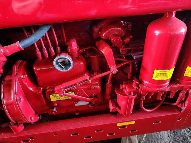 Image of Farmall Super MD equipment image 4