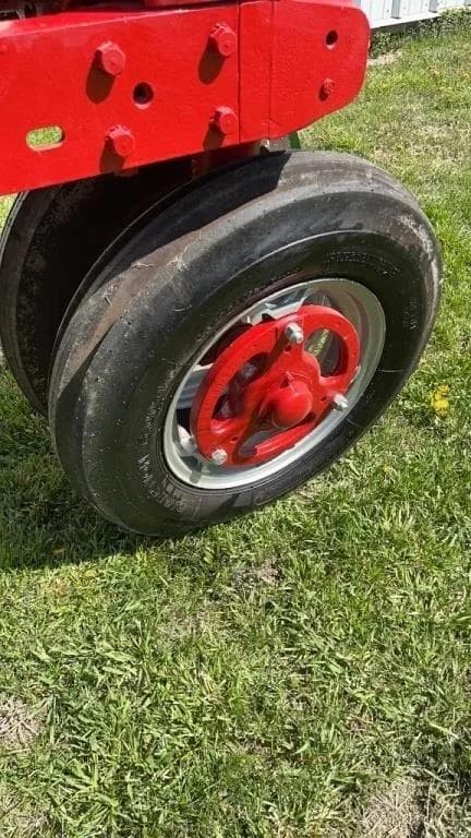 Image of Farmall Super MD equipment image 4