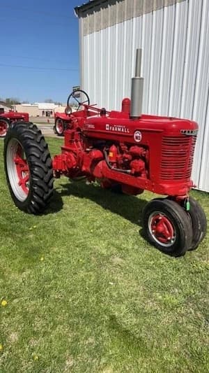 1953 Farmall Super MD Image