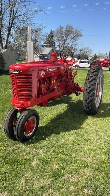 Image of Farmall Super MD equipment image 1