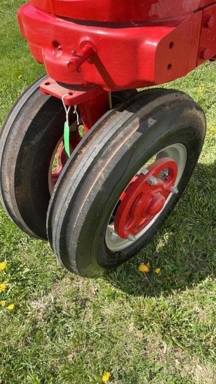 Image of Farmall Super MD equipment image 3