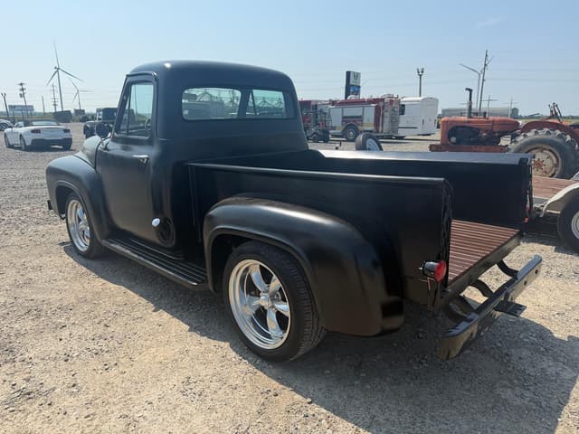 Image of Ford F-100 equipment image 3