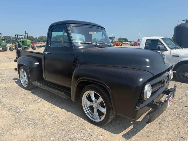 Image of Ford F-100 equipment image 1