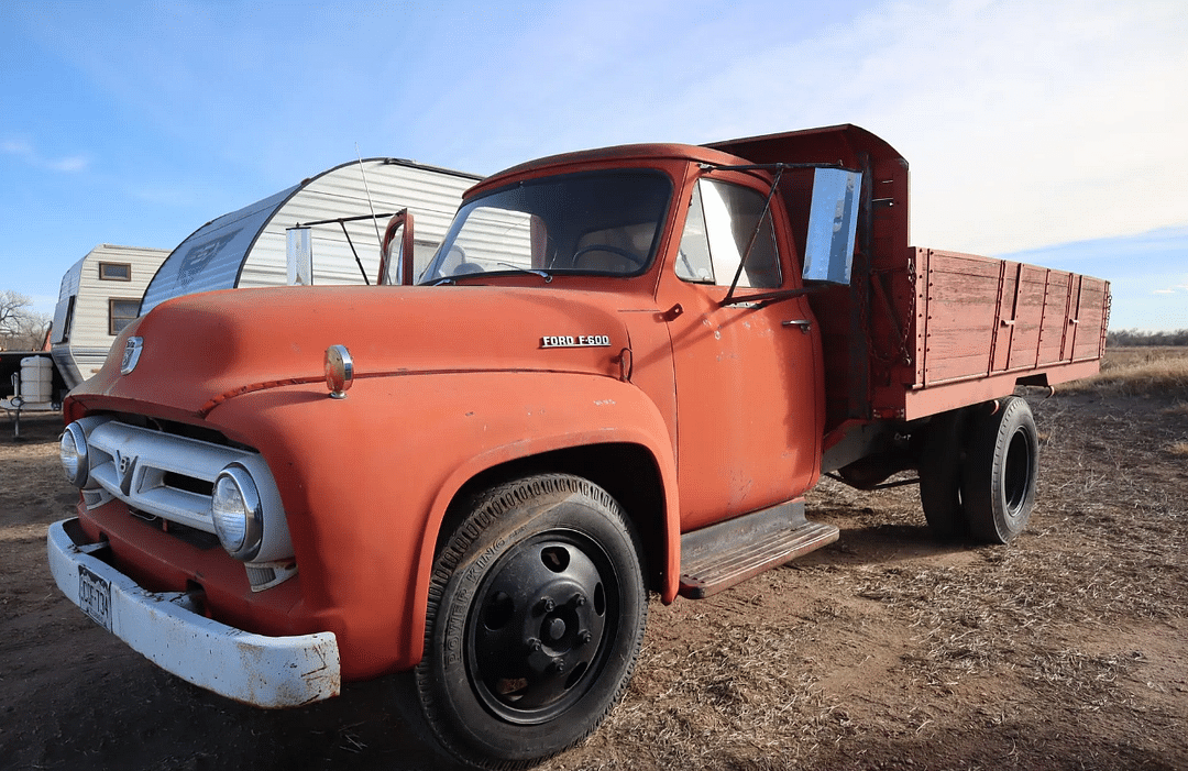 Image of Ford F600 Primary image