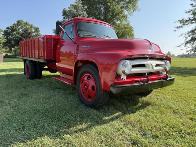 Image of Ford F-600 equipment image 1