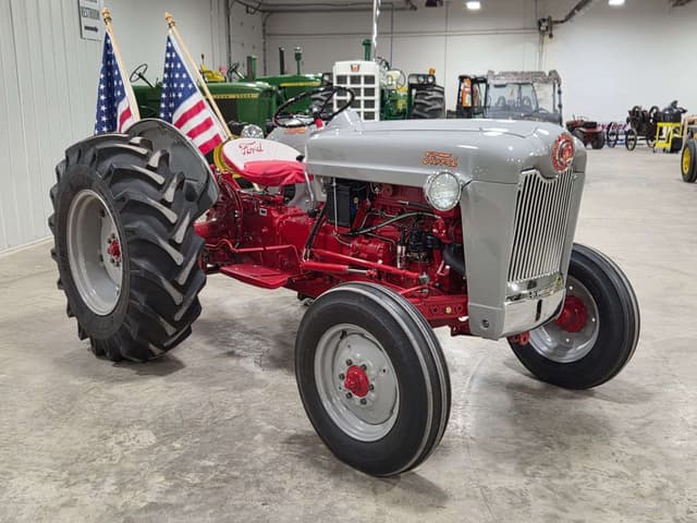 Image of Ford Golden Jubilee equipment image 3