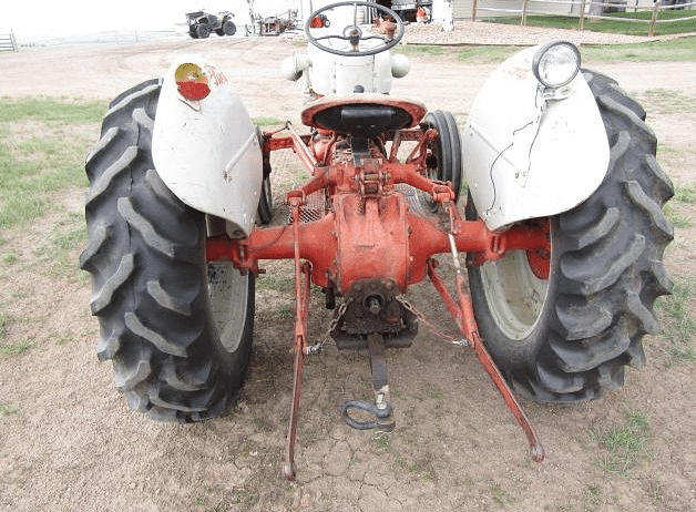 Image of Ford Jubilee equipment image 3