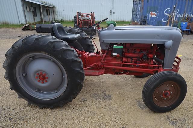 Image of Ford Jubilee equipment image 4