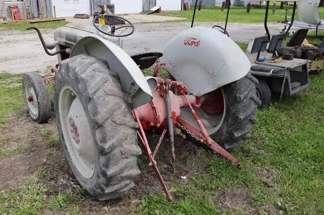 Image of Ford Jubilee equipment image 4