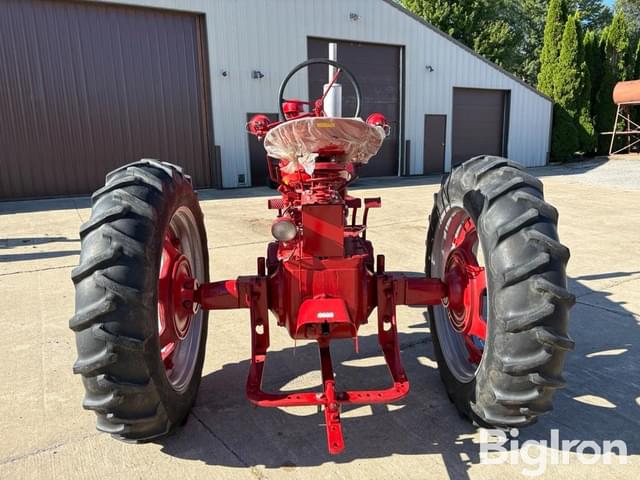 Image of Farmall Super MD equipment image 4