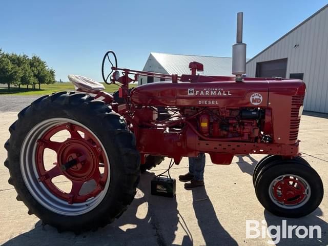 Image of Farmall Super MD equipment image 2