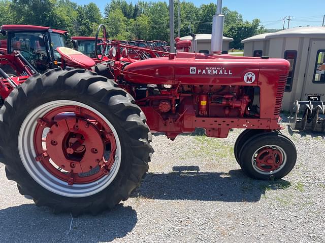 Image of Farmall Super M equipment image 1