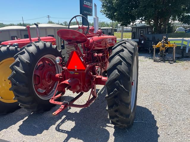 Image of Farmall Super M equipment image 3