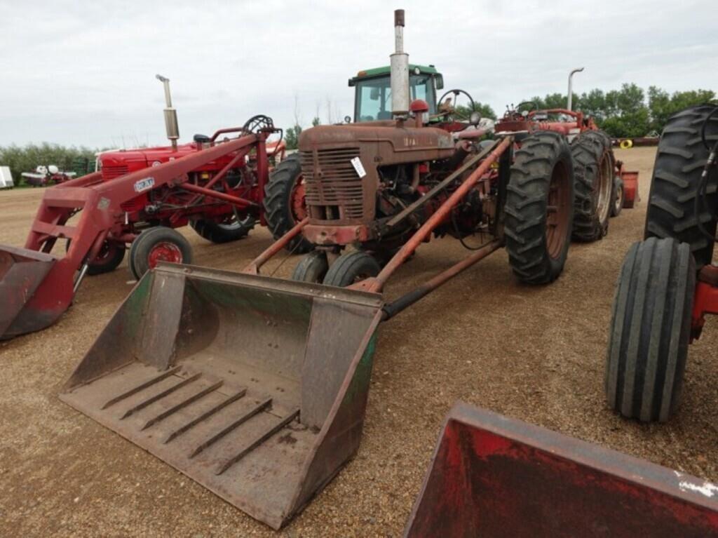 Image of Farmall Super M Primary image