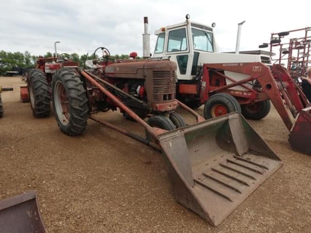 Image of Farmall Super M equipment image 1