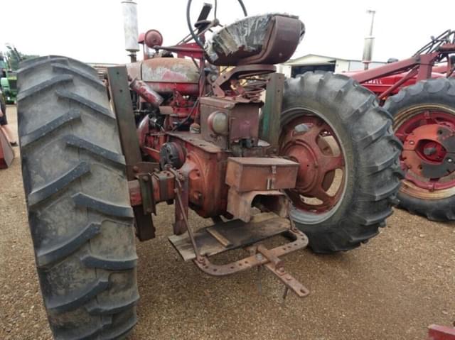 Image of Farmall Super M equipment image 4