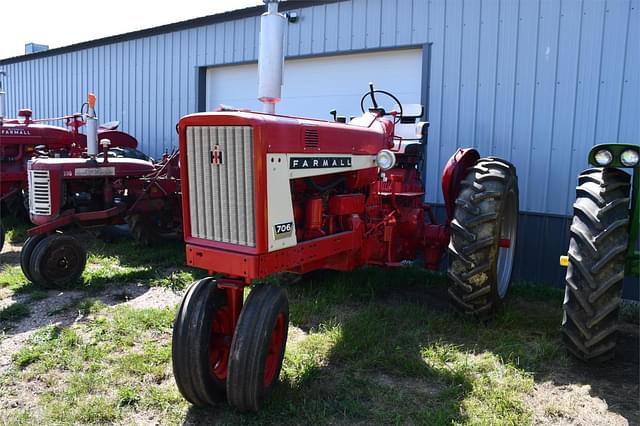 Image of International Harvester 706 equipment image 1