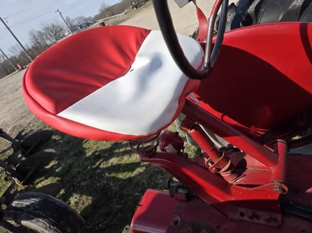 Image of Farmall Super M equipment image 2