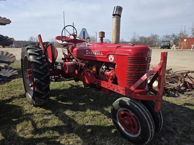 Image of Farmall Super M equipment image 1