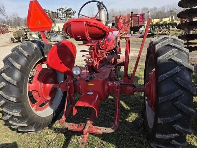 Image of Farmall Super M equipment image 3