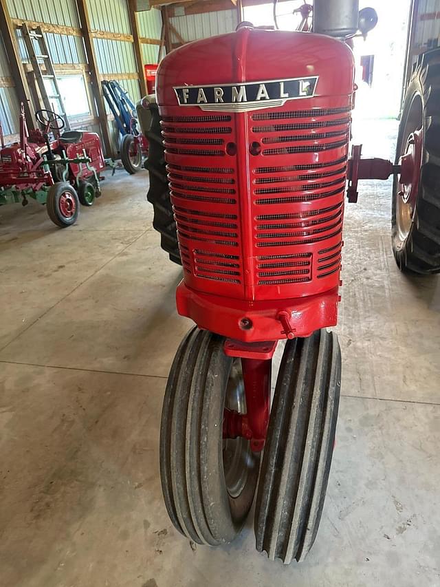 Image of Farmall H equipment image 3