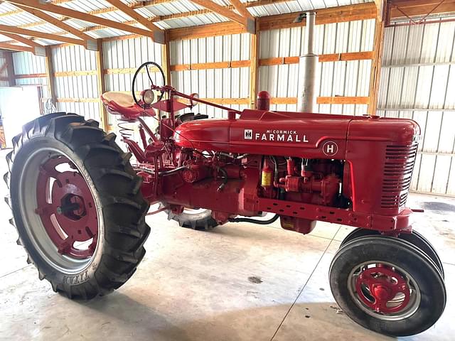 Image of Farmall H equipment image 1