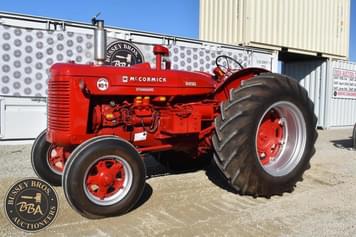 Main image McCormick-Deering Super WD-9