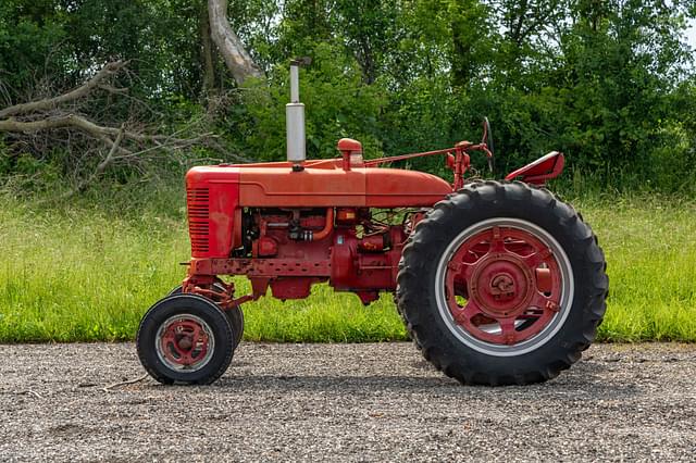 Image of Farmall Super M equipment image 1