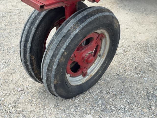 Image of Farmall Super C equipment image 2