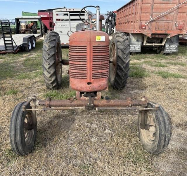 Image of Farmall Super C equipment image 1