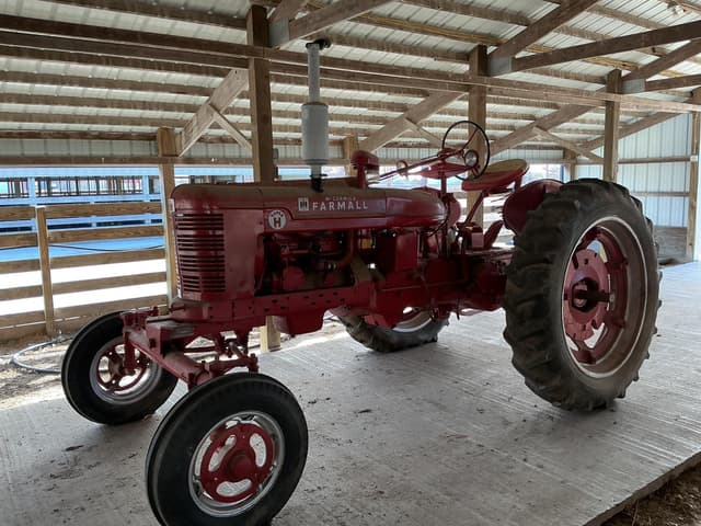 Image of Farmall Super H equipment image 2