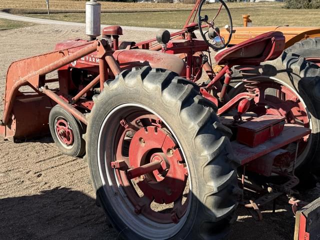 Image of Farmall Super H equipment image 1